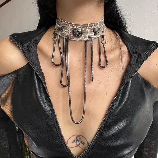 The Twisted Rivet Choker